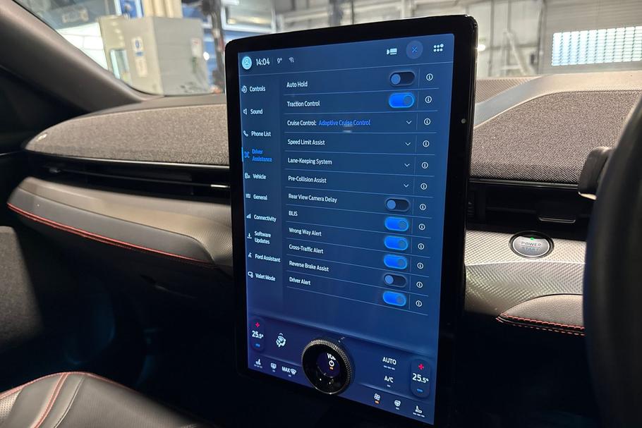 Used Ford MUSTANG MACH-E 47