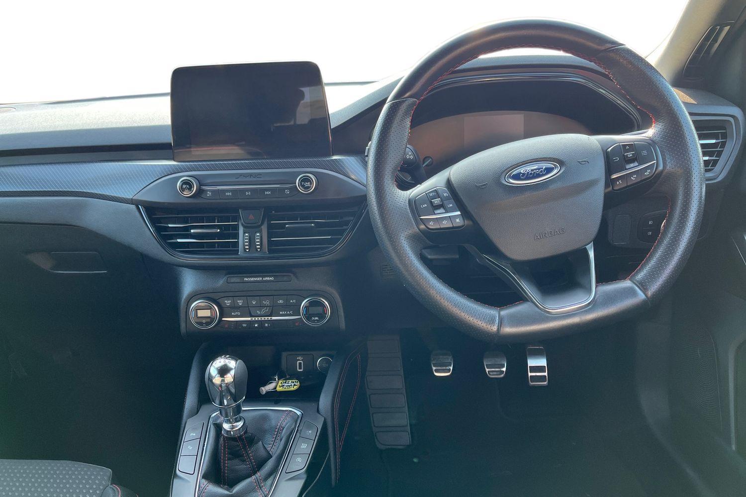 Ford FOCUS Photo 9
