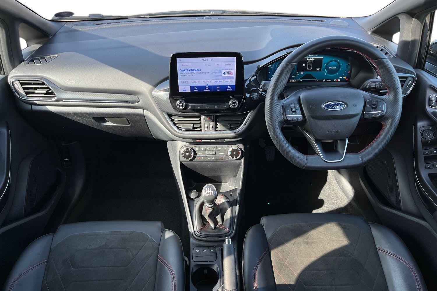 Ford FIESTA Photo 9