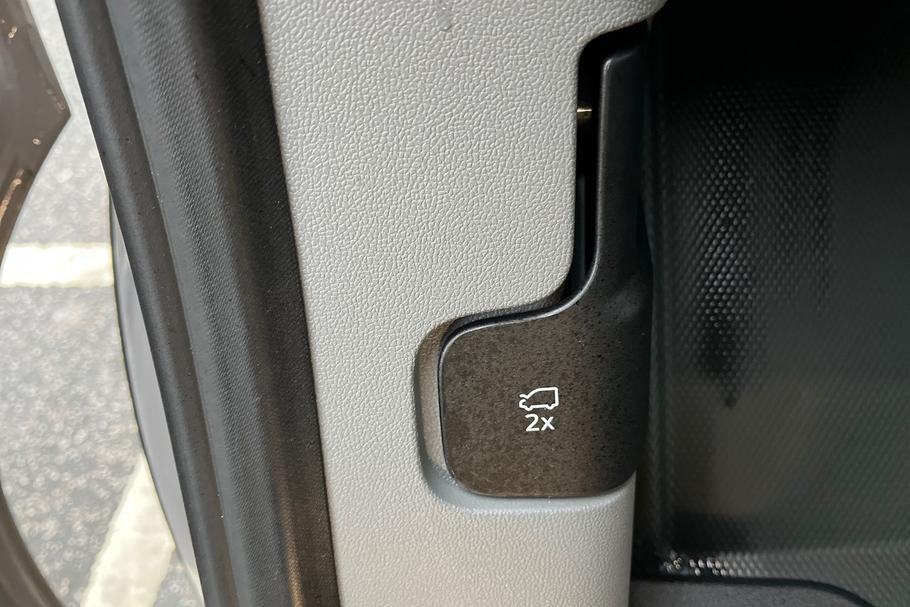 Used Ford TRANSIT CUSTOM YO25URE 17