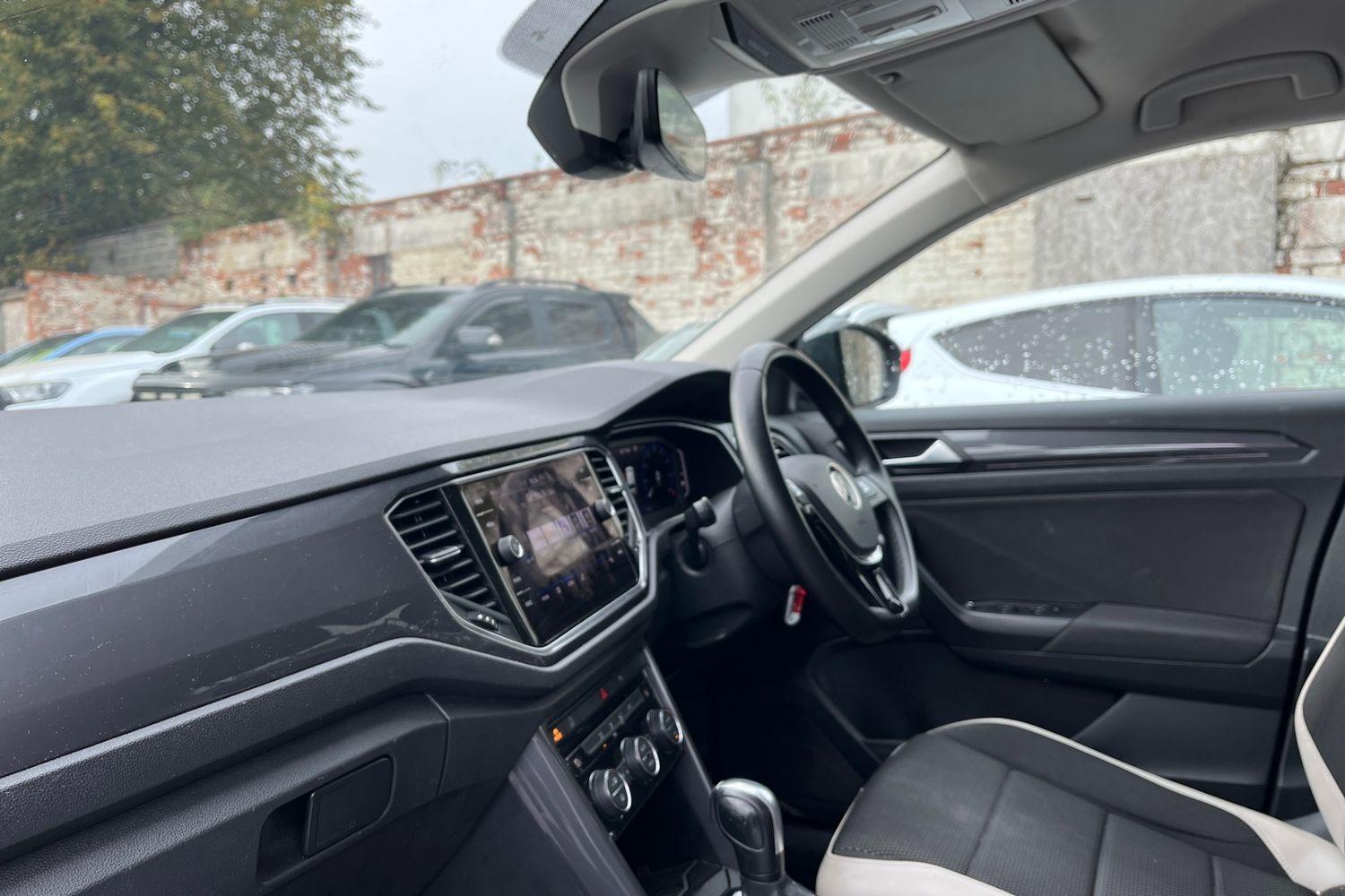 Volkswagen T-ROC Photo 17