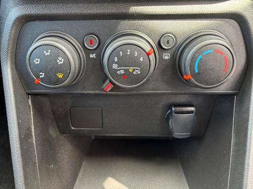 Dacia SANDERO Photo autoimg-6a56e60262f66acffdfa2122178fbf6e5bd71429.jpg