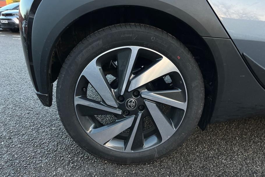 Used Toyota Aygo X 8