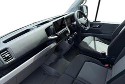 VOLKSWAGEN Crafter Photo 2