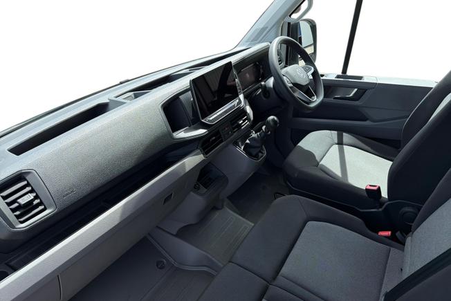VOLKSWAGEN Crafter Photo 2