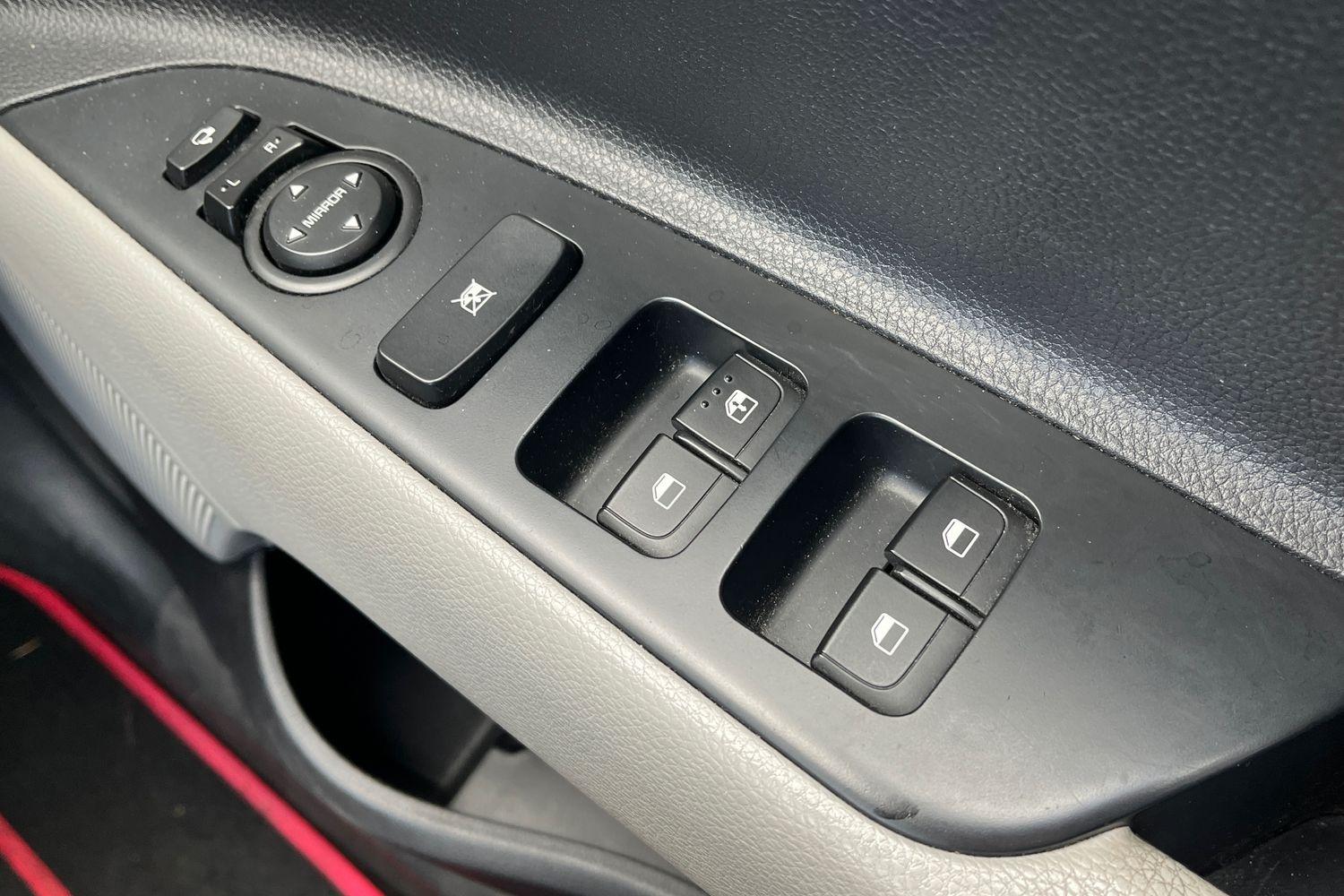 Kia STONIC Photo 15