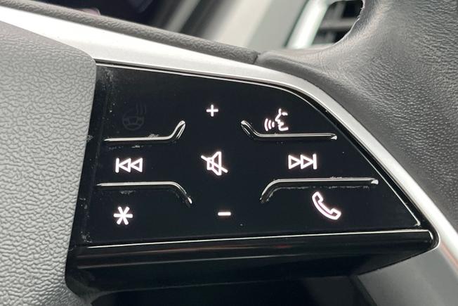 AUDI Q4 e-tron Photo 17
