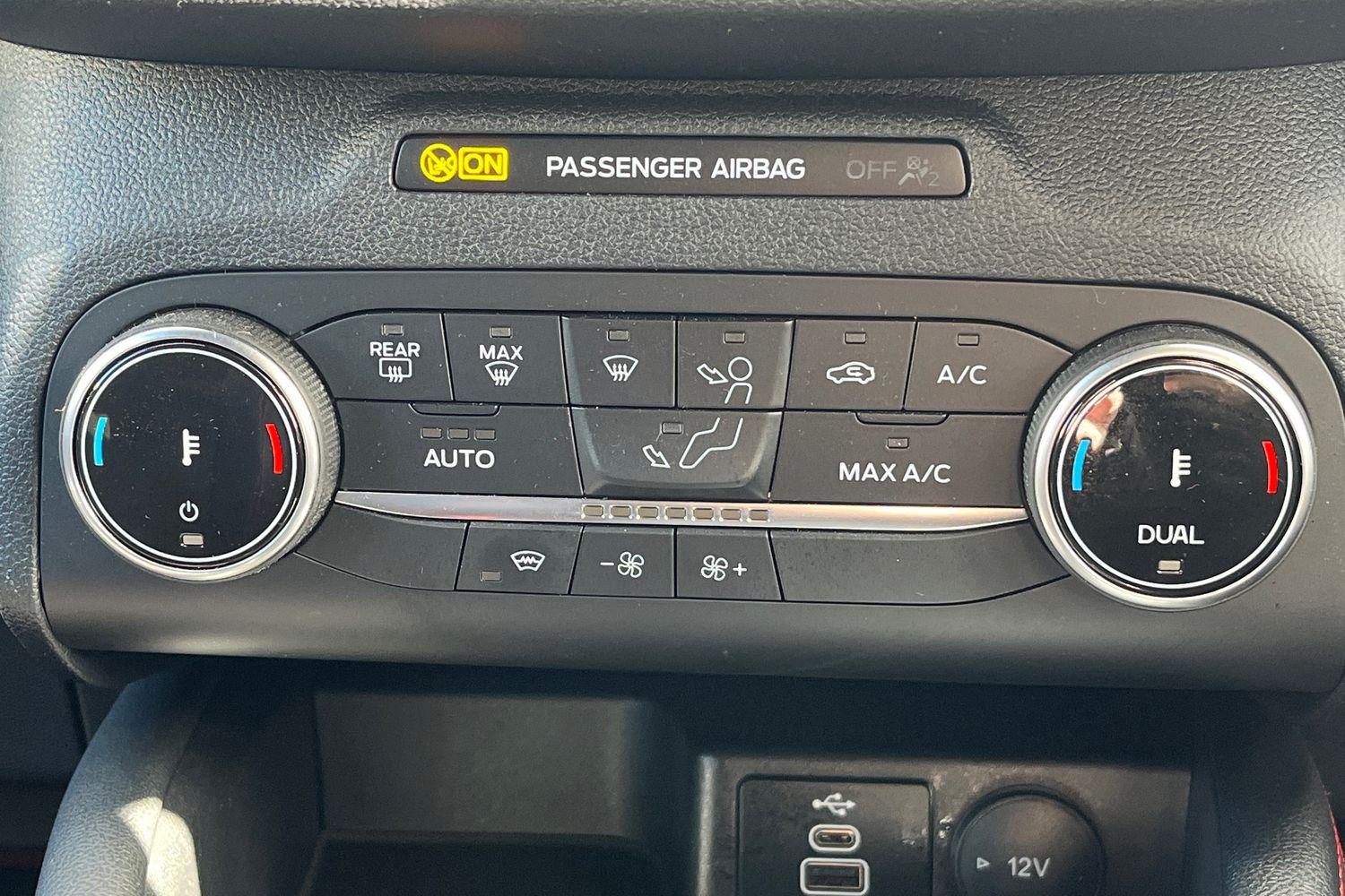 Ford KUGA Photo 33