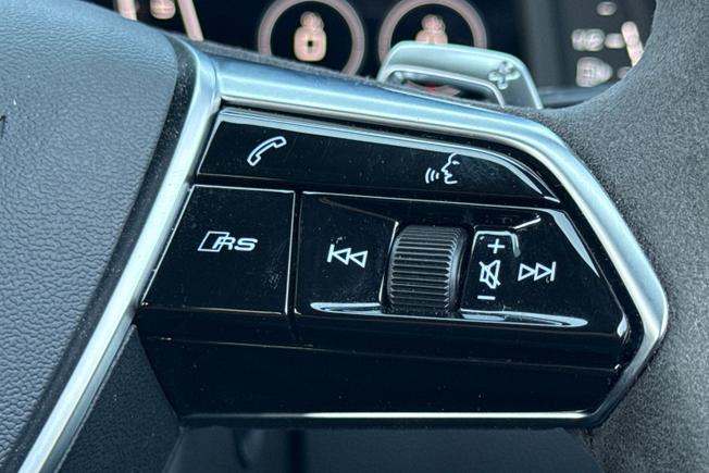 Audi RS6 Avant Photo 17