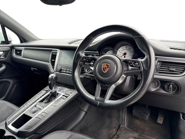 PORSCHE Macan Photo 6