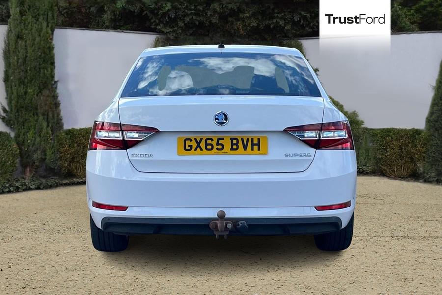 Skoda SUPERB Photo autoimg-6a7043047f2f4f1a96d01723784ac6a60a77e699.jpg