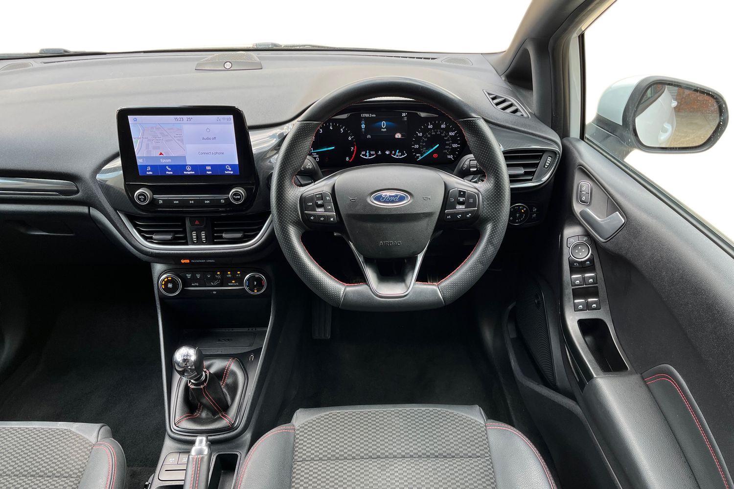 Ford Fiesta Photo 10