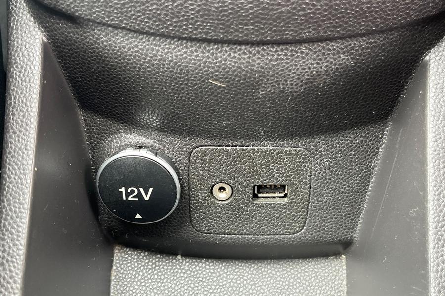 Ford FIESTA Photo autoimg-6a71a30b9e3060f8294236987fdafa1ee0a403a8.jpg