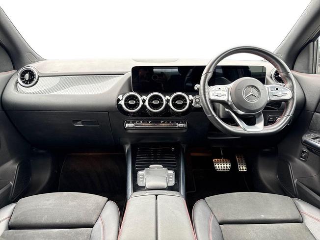 Mercedes-Benz GLA Photo 10