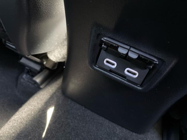 LEXUS UX Photo 54