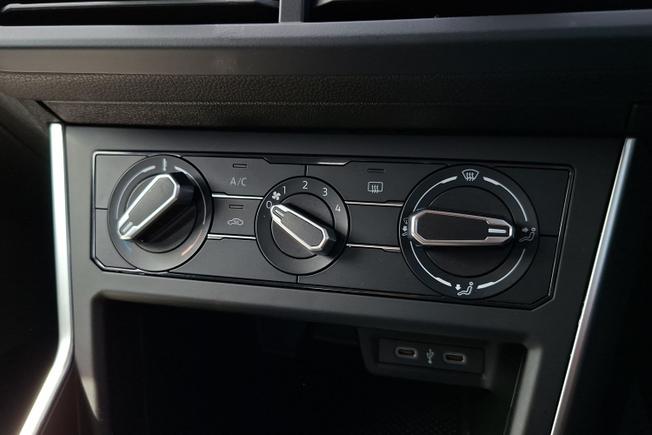 VOLKSWAGEN Polo Photo 24