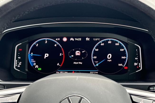 VOLKSWAGEN Tiguan Allspace Photo 15