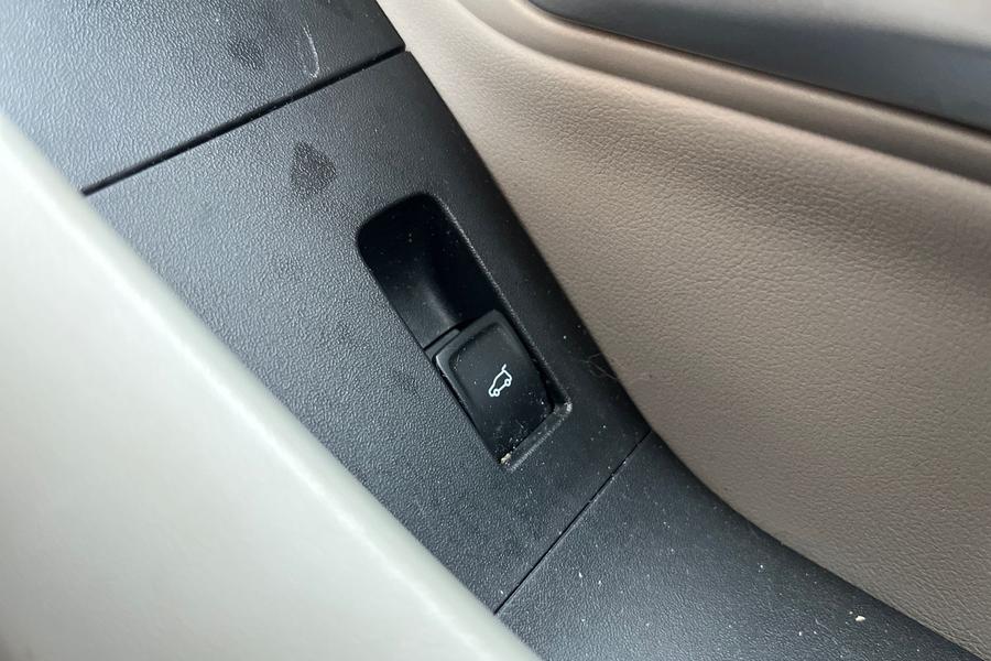 Ford EXPLORER Photo autoimg-6a834c0c6ee1cacb799d89e8da02efe4c872d159.jpg