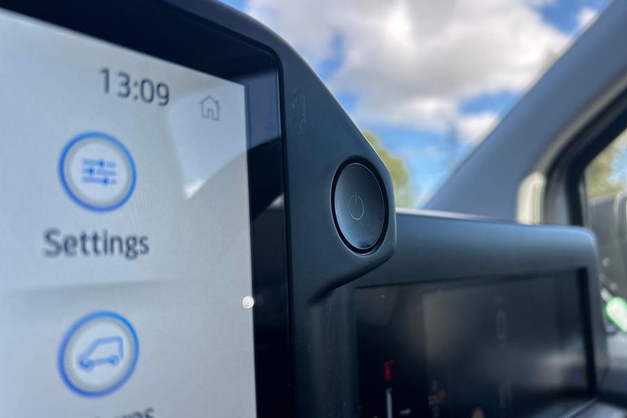 Ford E-TRANSIT CUSTOM Photo autoimg-6a85c9e53de472f6fa813e1cc70790e5d7451420.jpg