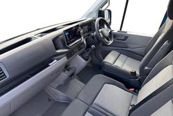 VOLKSWAGEN Crafter Photo 2
