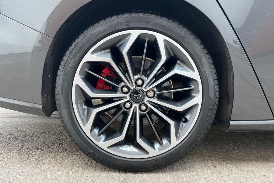 Ford FOCUS Photo autoimg-6a8c1fa14d6b467daad2ff1a8062c767ef0cb8a6.jpg