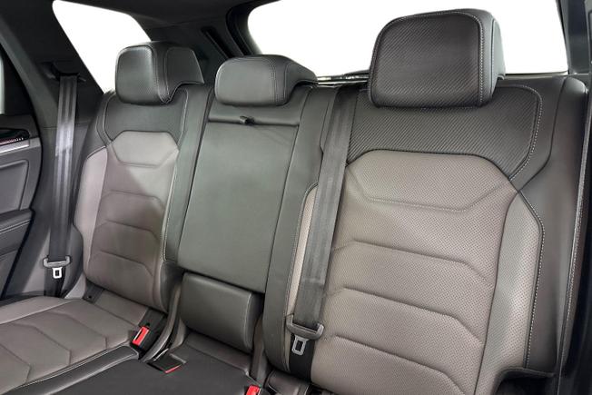 VOLKSWAGEN Touareg Photo 9
