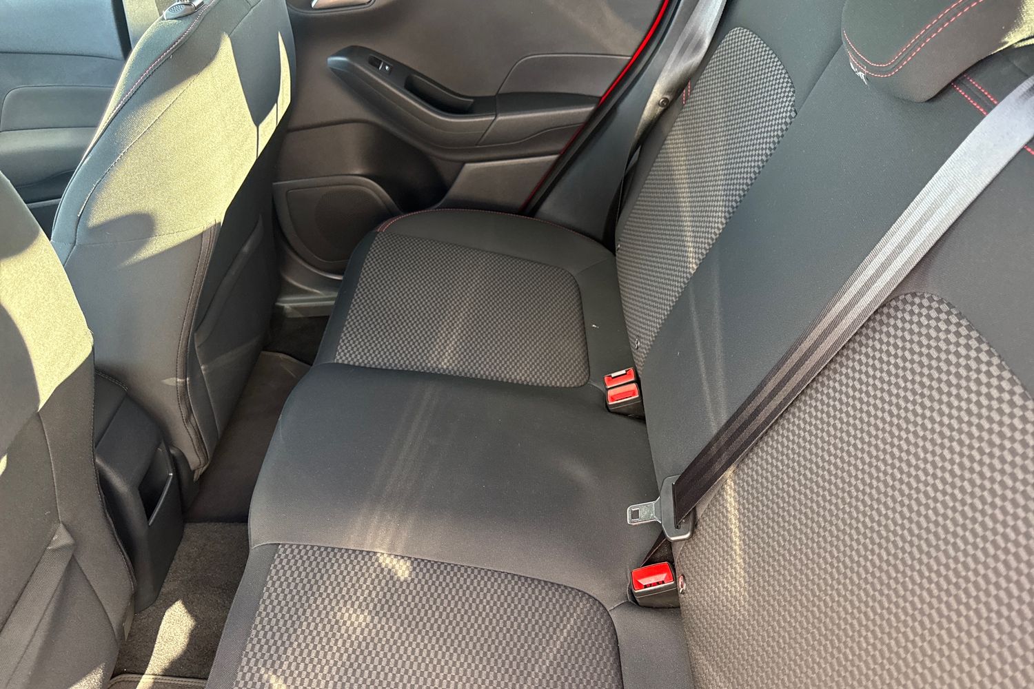Ford FIESTA Photo 19