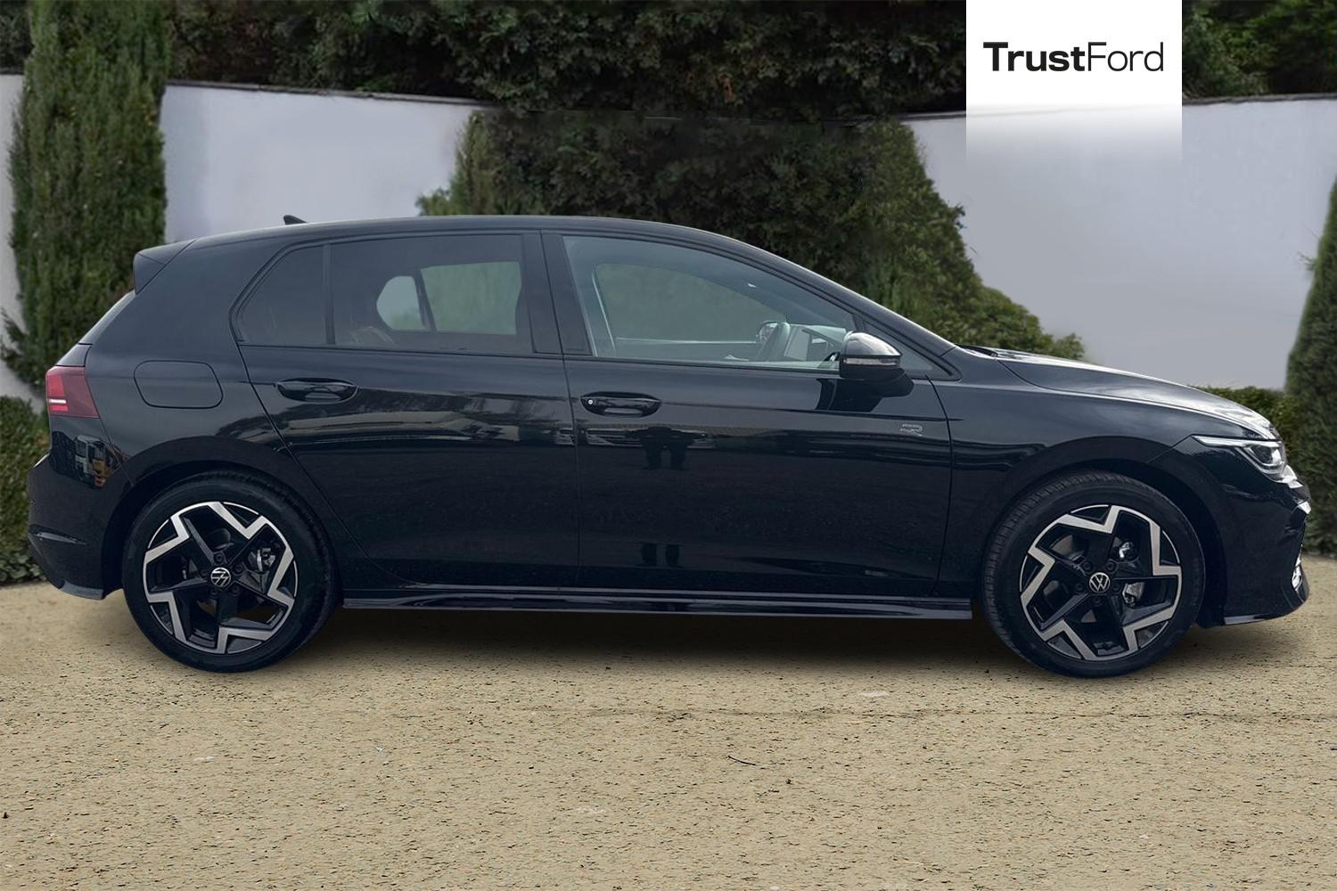 Volkswagen GOLF Photo 2