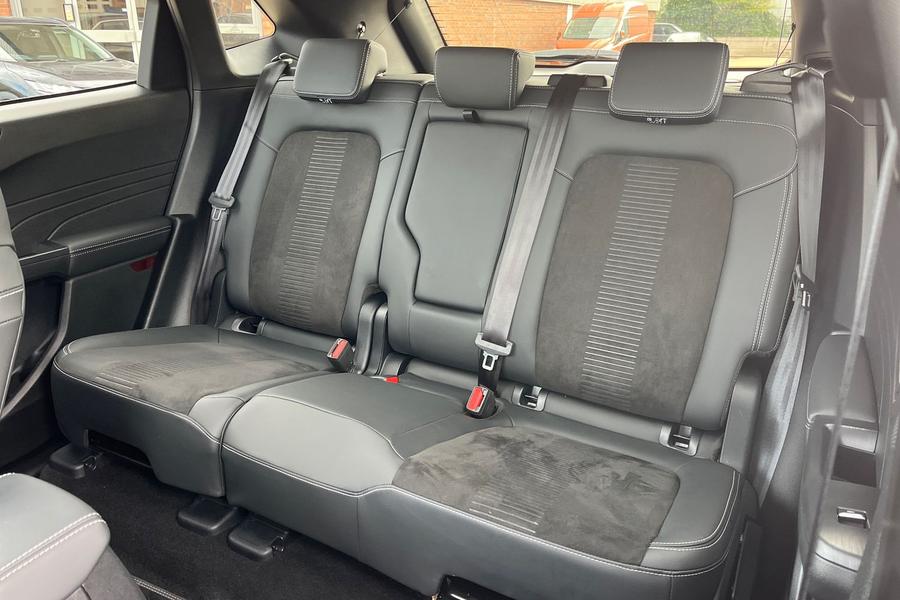 Ford Kuga Photo autoimg-6a8ff7c9e90740d96452413906c406659f847c0d.jpg