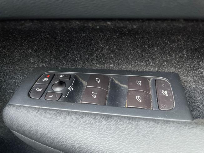 VOLVO XC40 Photo 24