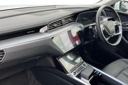 AUDI Q8 E-Tron Photo 2