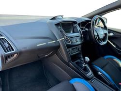 FORD Focus Photo 2