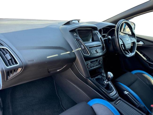 FORD Focus Photo 2