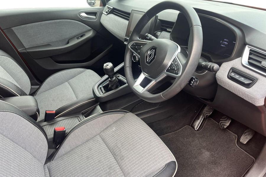 Renault CLIO Photo autoimg-6a9becc7537ac17649d6c8d61e45ac986a90aa58.jpg