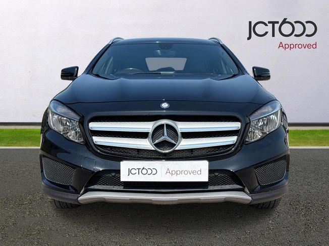 MERCEDES-BENZ GLA Photo 8