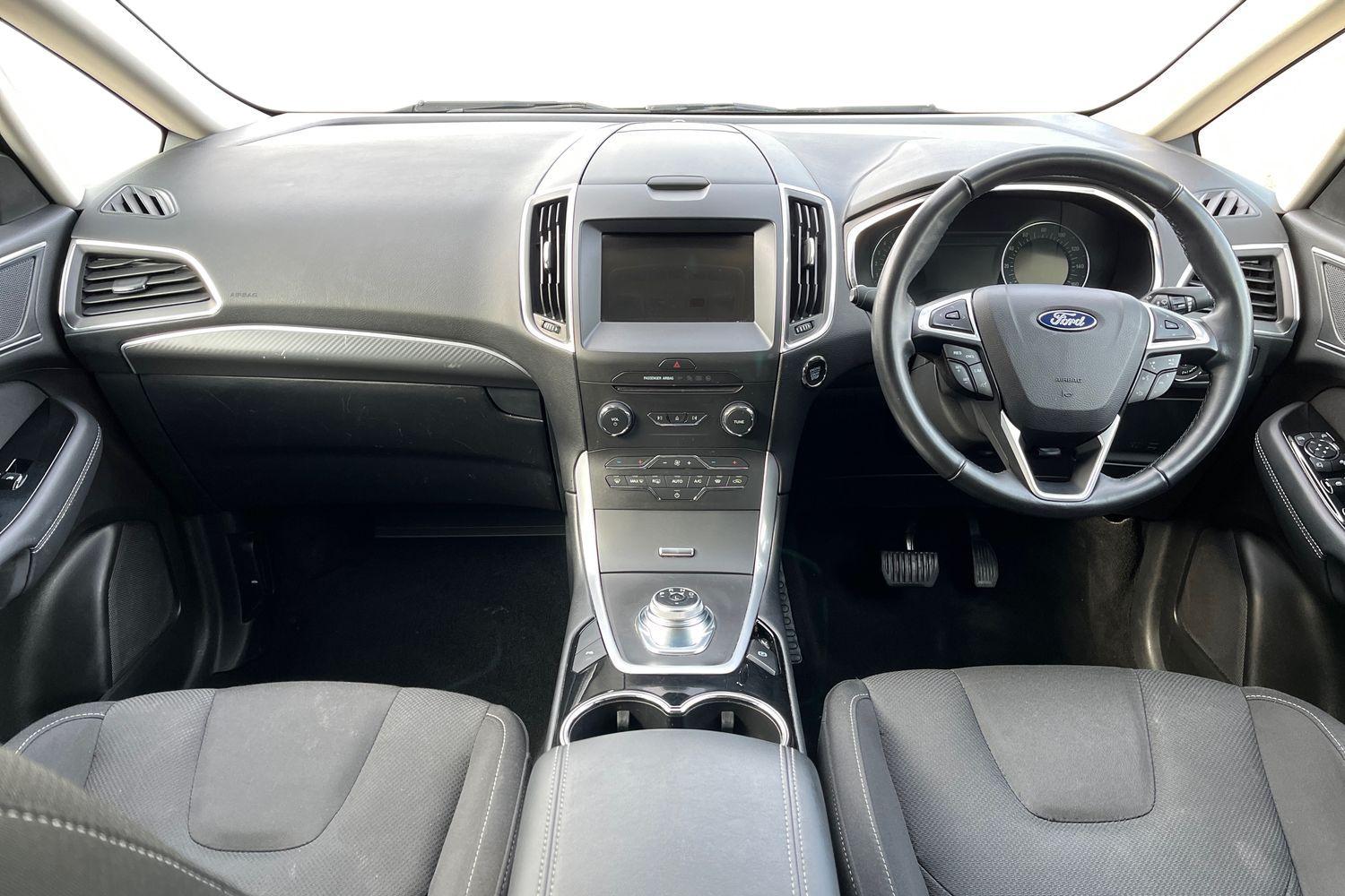 Ford S-Max Photo 9