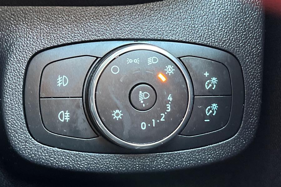 Ford FIESTA Photo autoimg-6aa690ddaf844ea8d7f9c3ffc3db6fe6cd34d30c.jpg