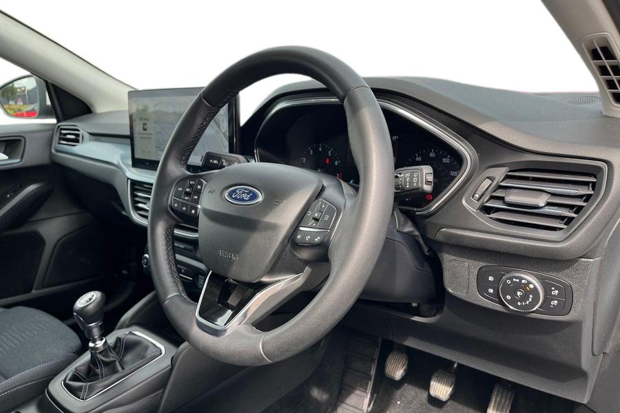 Ford Focus Photo autoimg-6aa992443a0e179718f1ed7409e5138d6b805f67.jpg