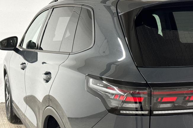 VOLKSWAGEN Tiguan Photo 26