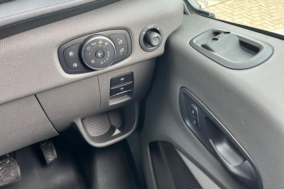 Used Ford TRANSIT WV26UTX 24