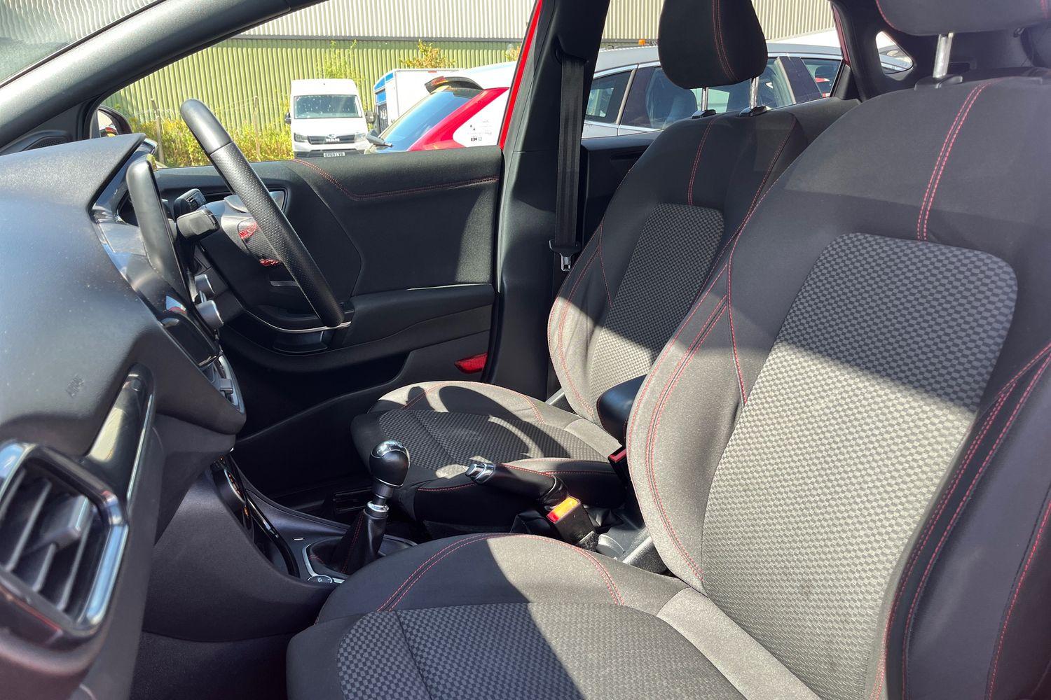 Ford PUMA Photo 18