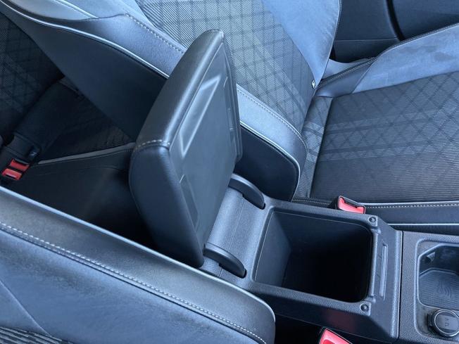 VOLKSWAGEN Golf Photo 39