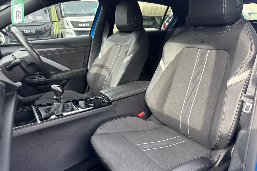 Vauxhall ASTRA Photo autoimg-6abb154d9180ed0f9942290c06d533a2d019bb8a.jpg