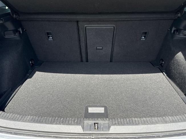 VOLKSWAGEN Golf Photo 12