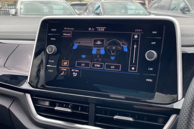 VOLKSWAGEN T-Roc Photo 39