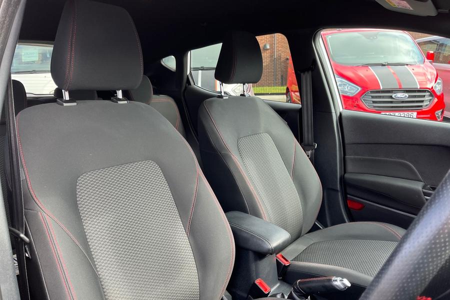 Ford FIESTA Photo autoimg-6abf467c2ebf74001fe965f8f943bd527096a0bf.jpg