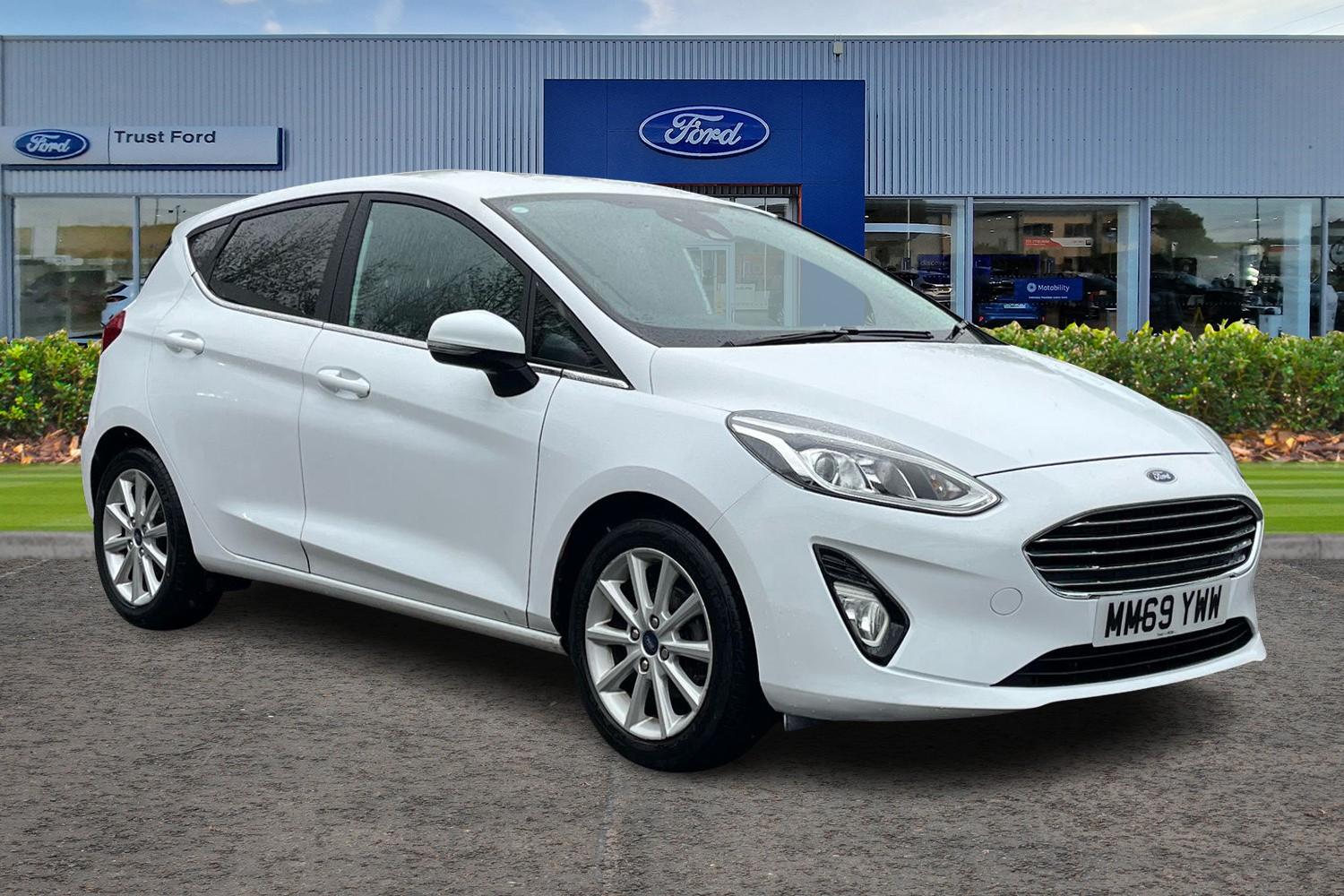 Ford FIESTA Photo 0