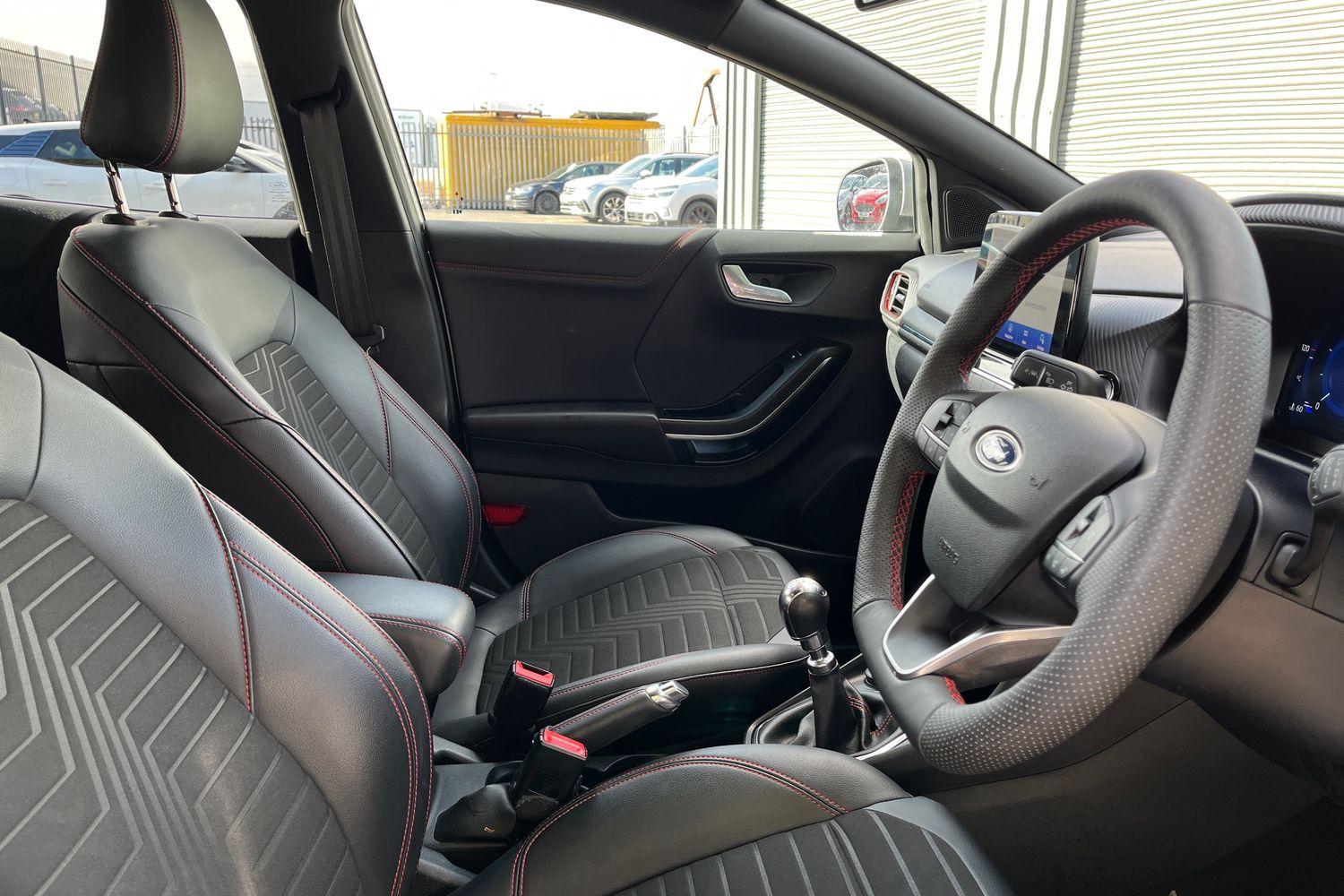 Ford PUMA Photo 16