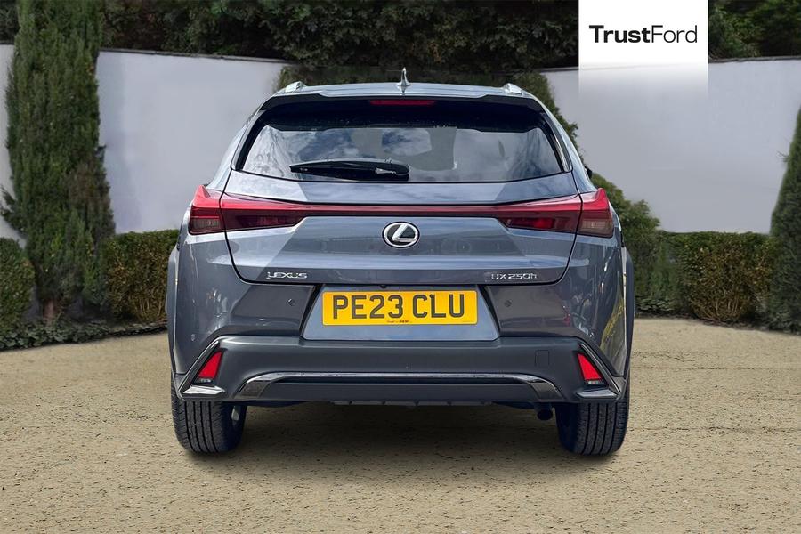 Lexus UX Photo autoimg-6ac43a4417842e1f8aa7b4d6edc80fc5218b377d.jpg