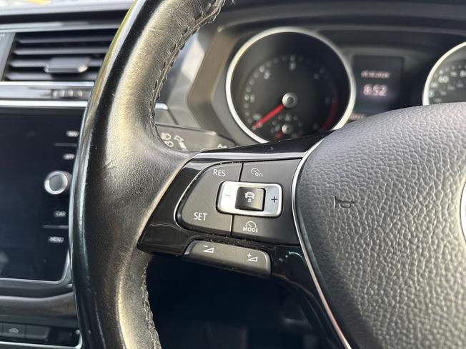 VOLKSWAGEN Tiguan Photo 16